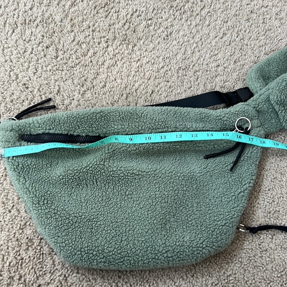 Free people movement Overachiever Teddy Sherpa Sling - Picture 5 of 6